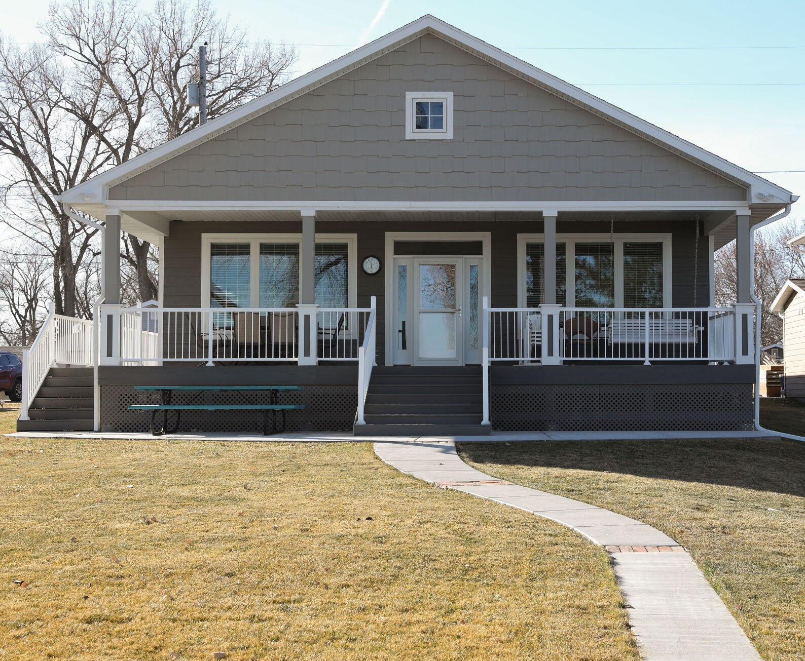 1.Porch.jpg